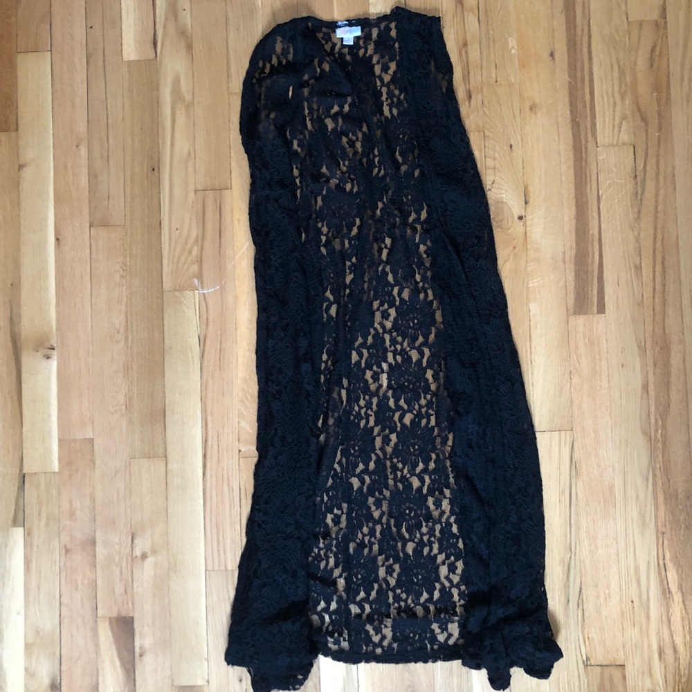 LuLaRoe Joy Vest//Size S//Black Lace